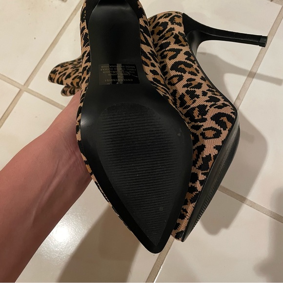 STEVE MADDEN Enya Leopard Animal Print Sock Bootie Stiletto Size 7 Like New - Picture 8 of 12
